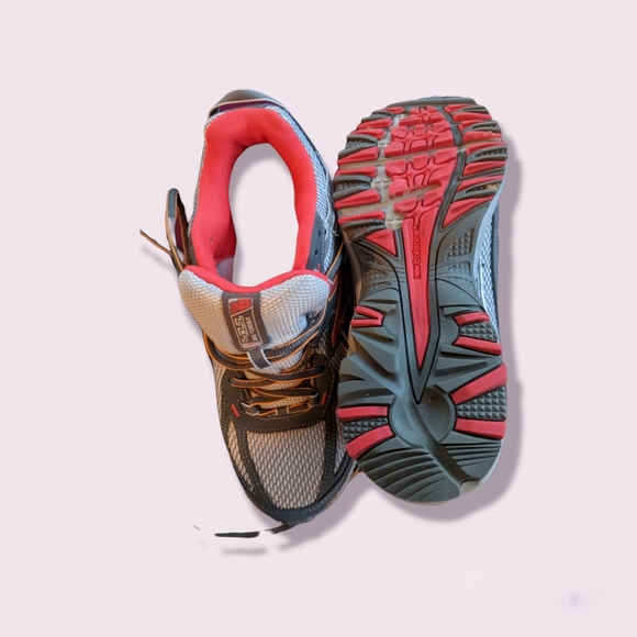 New Balance All Terrain 411 V2 8.5D - Picture 3 of 6